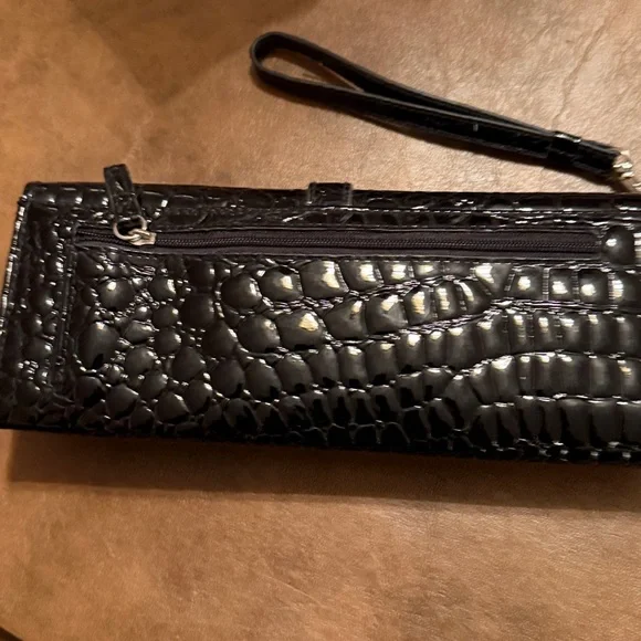 Elegant Black Crocodile-Embossed Women's Clutch - Picture 4 of 4